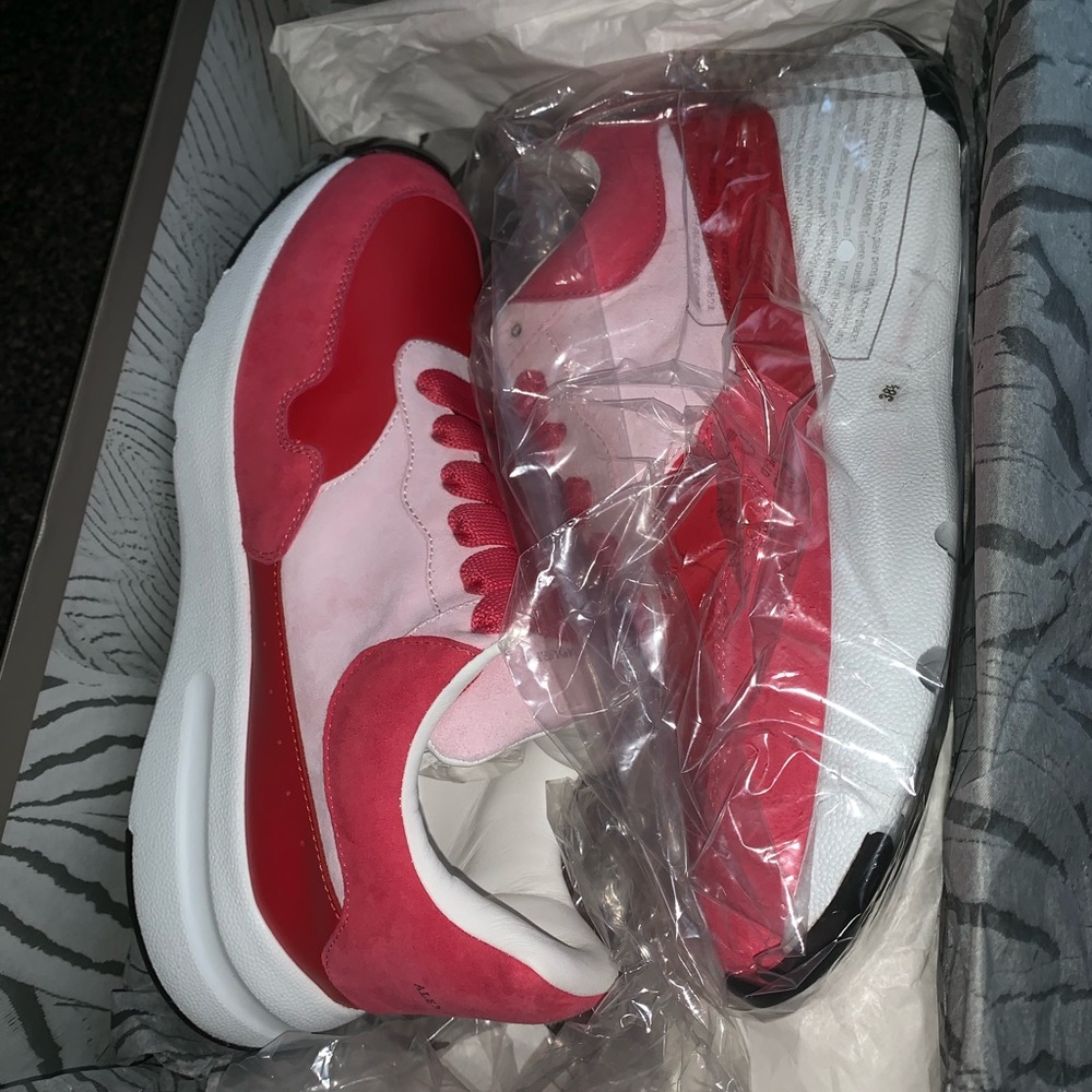 Alexander McQueen Runner Sneaker